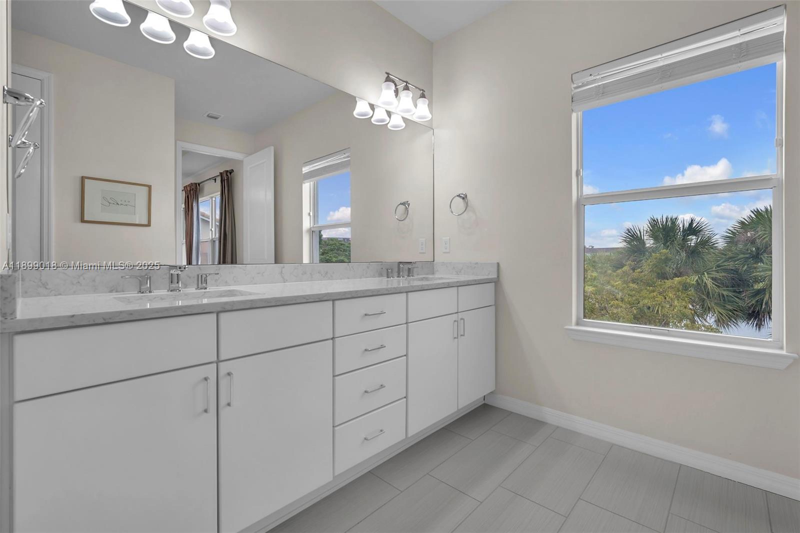 Ver detalles 1436 3 / 3 1906 sq. ft. $ 2025-10-20 0 foto