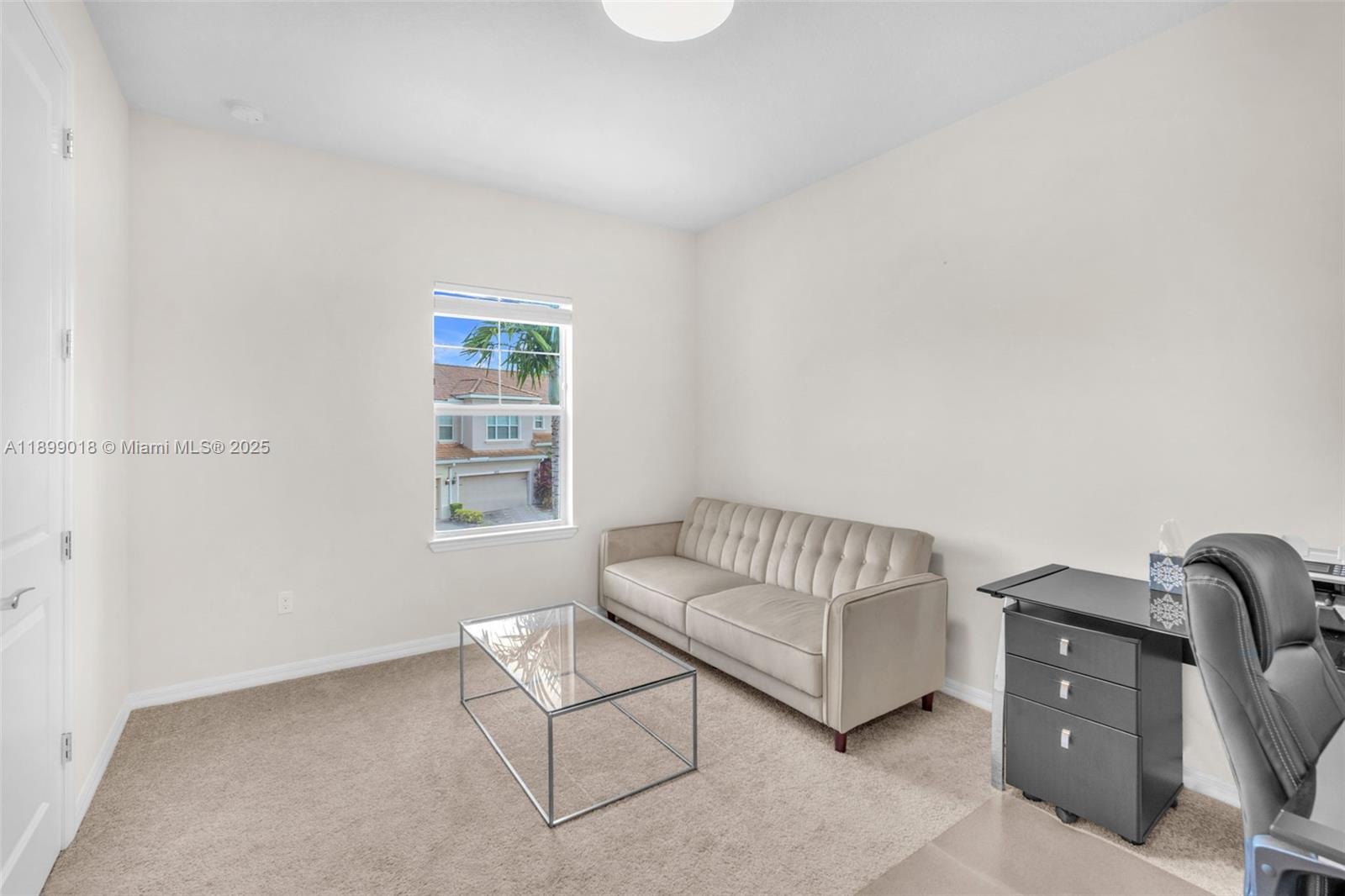 Ver detalles 1436 3 / 3 1906 sq. ft. $ 2025-10-20 0 foto