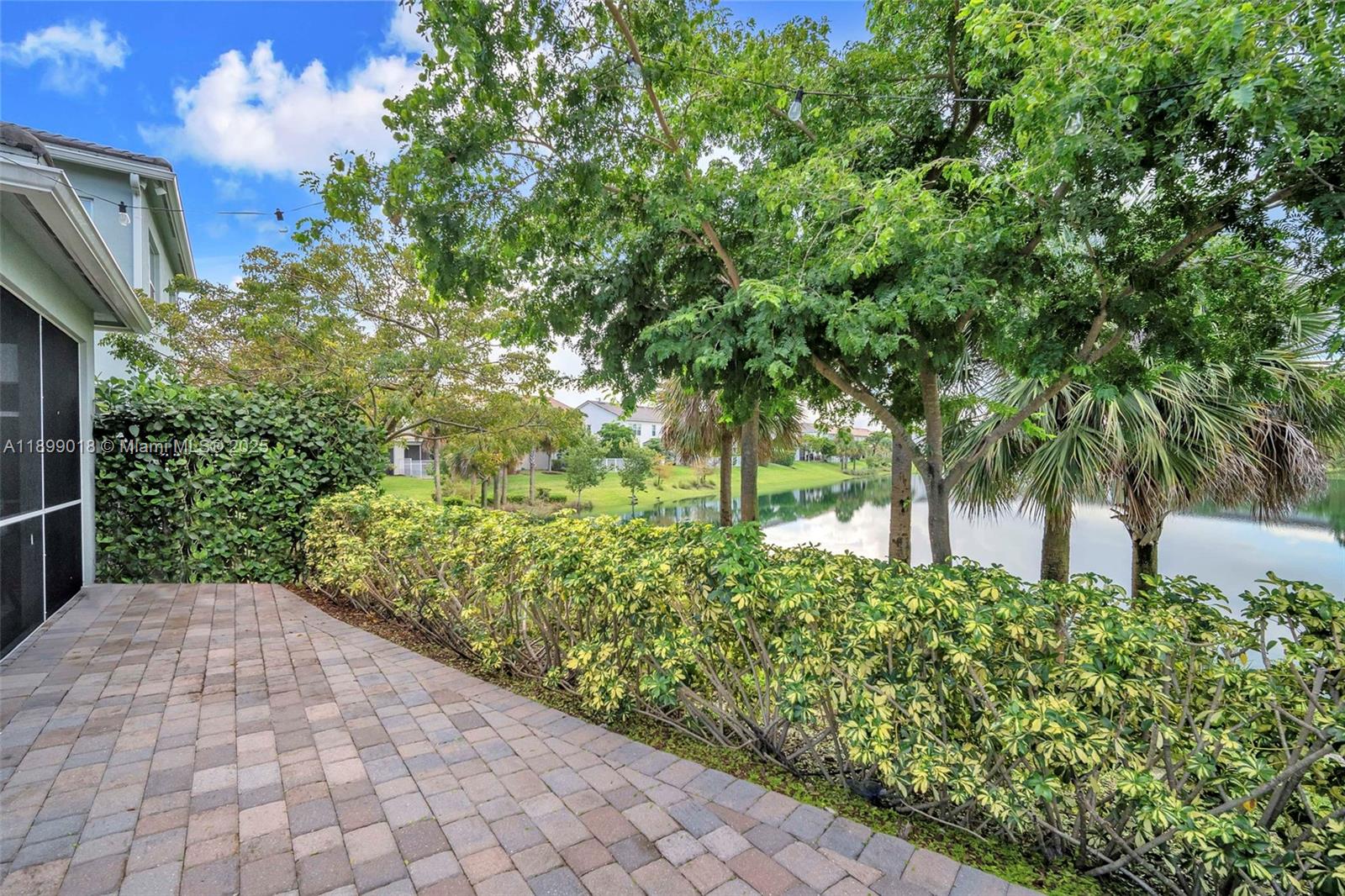 Ver detalles 1436 3 / 3 1906 sq. ft. $ 2025-10-20 0 foto