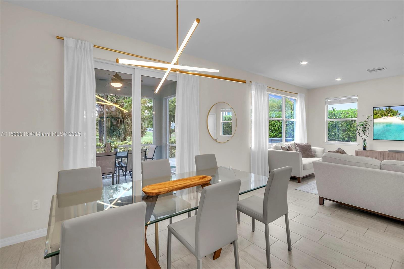 Ver detalles 1436 3 / 3 1906 sq. ft. $ 2025-10-20 0 foto