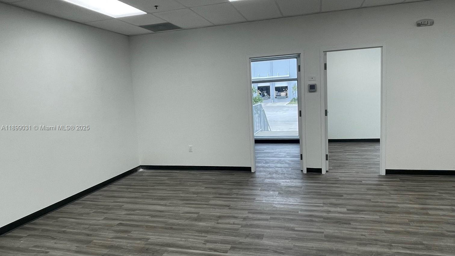 See details 3  /   sq. ft. $ 2025-10-20 0 Photo