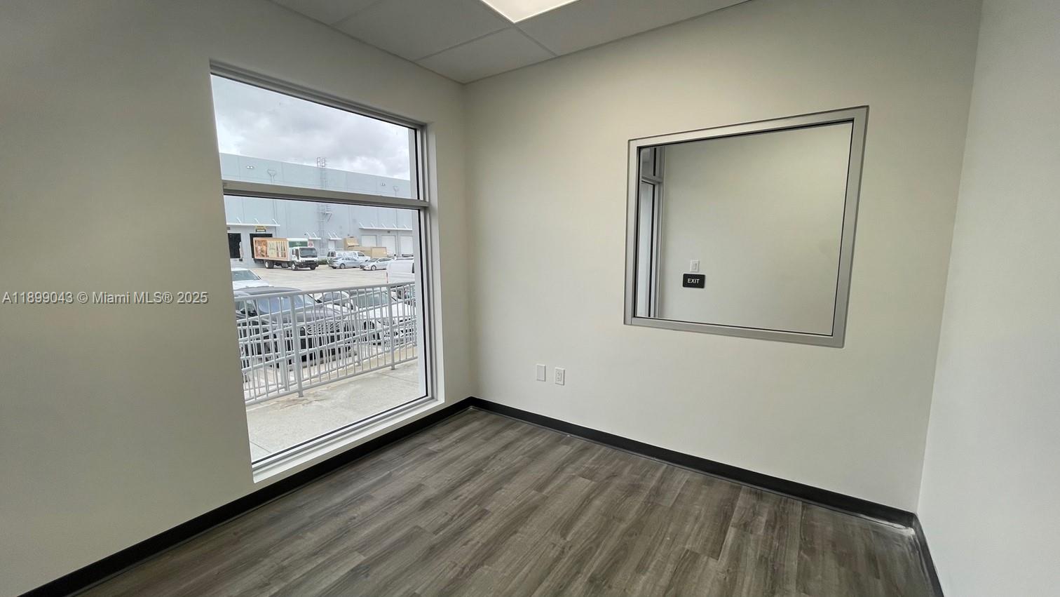 See details 1  /   sq. ft. $ 2025-10-20 0 Photo