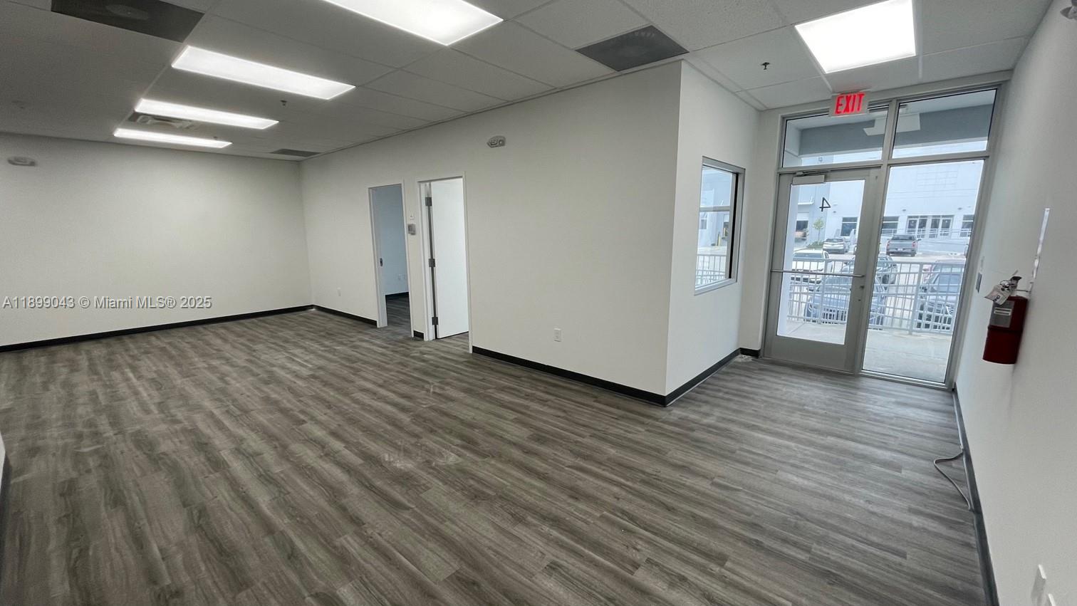 See details 1  /   sq. ft. $ 2025-10-20 0 Photo