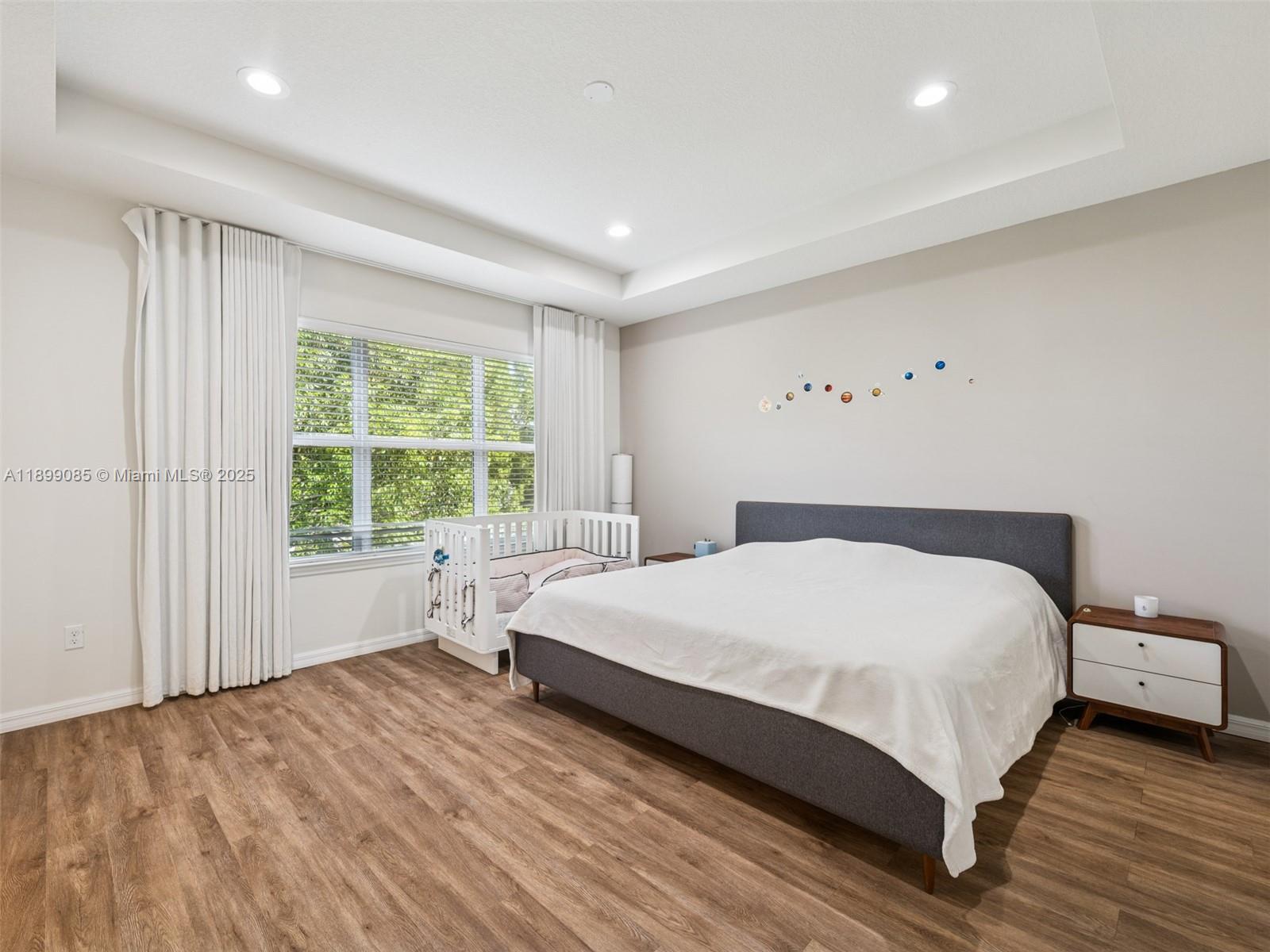 See details 4325 3 / 3 2423 sq. ft. $ 2025-10-20 0 Photo