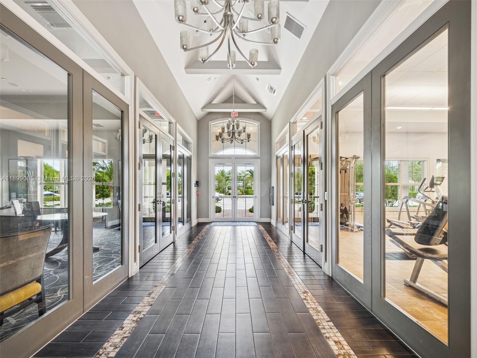 See details 4325 3 / 3 2423 sq. ft. $ 2025-10-20 0 Photo