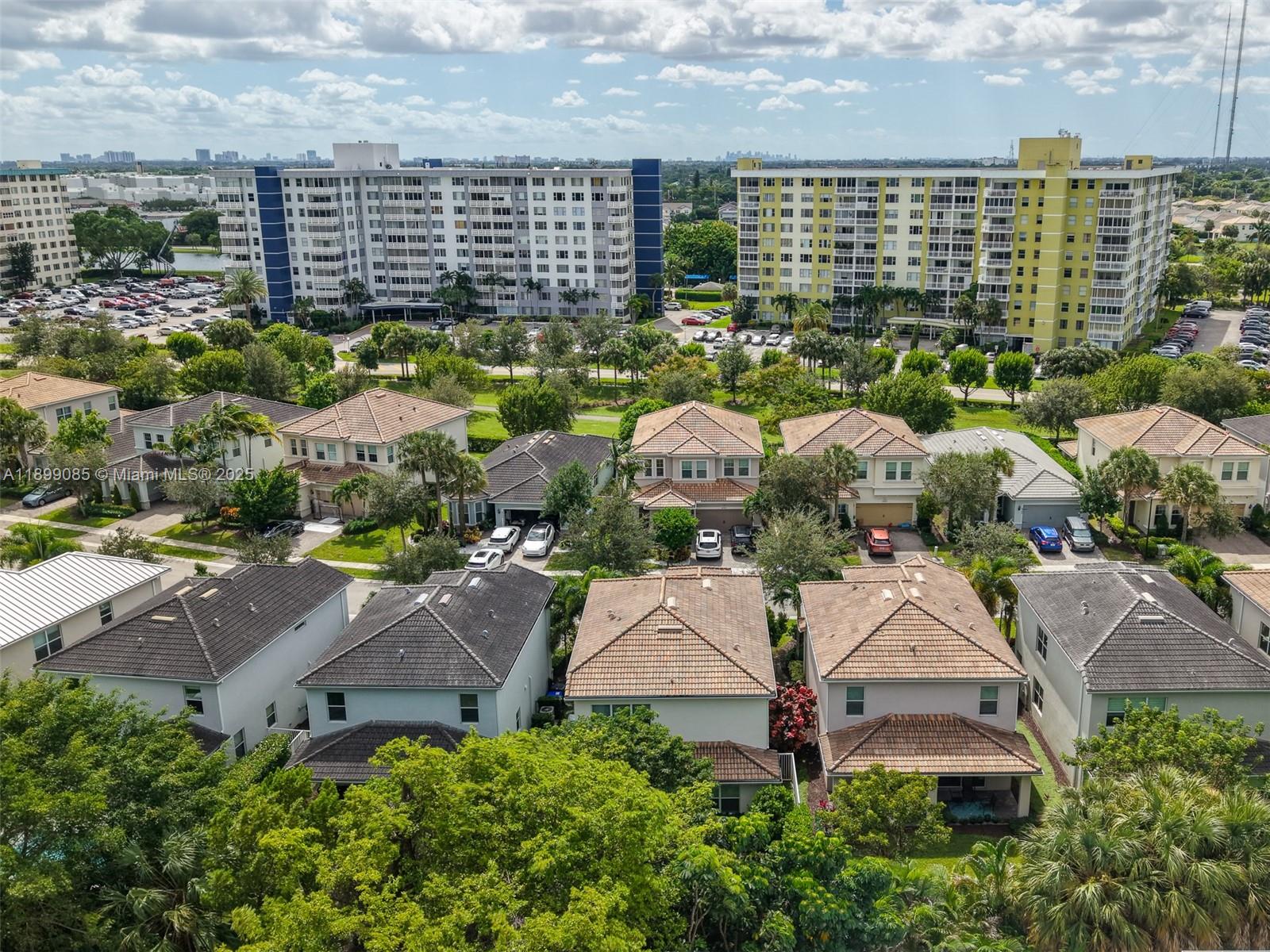 See details 4325 3 / 3 2423 sq. ft. $ 2025-10-20 0 Photo