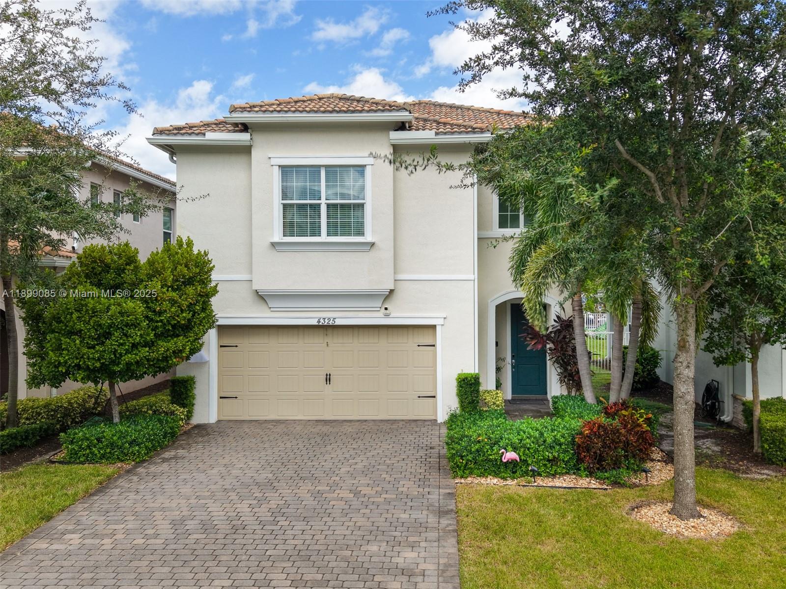 See details 4325 3 / 3 2423 sq. ft. $ 2025-10-20 0 Photo