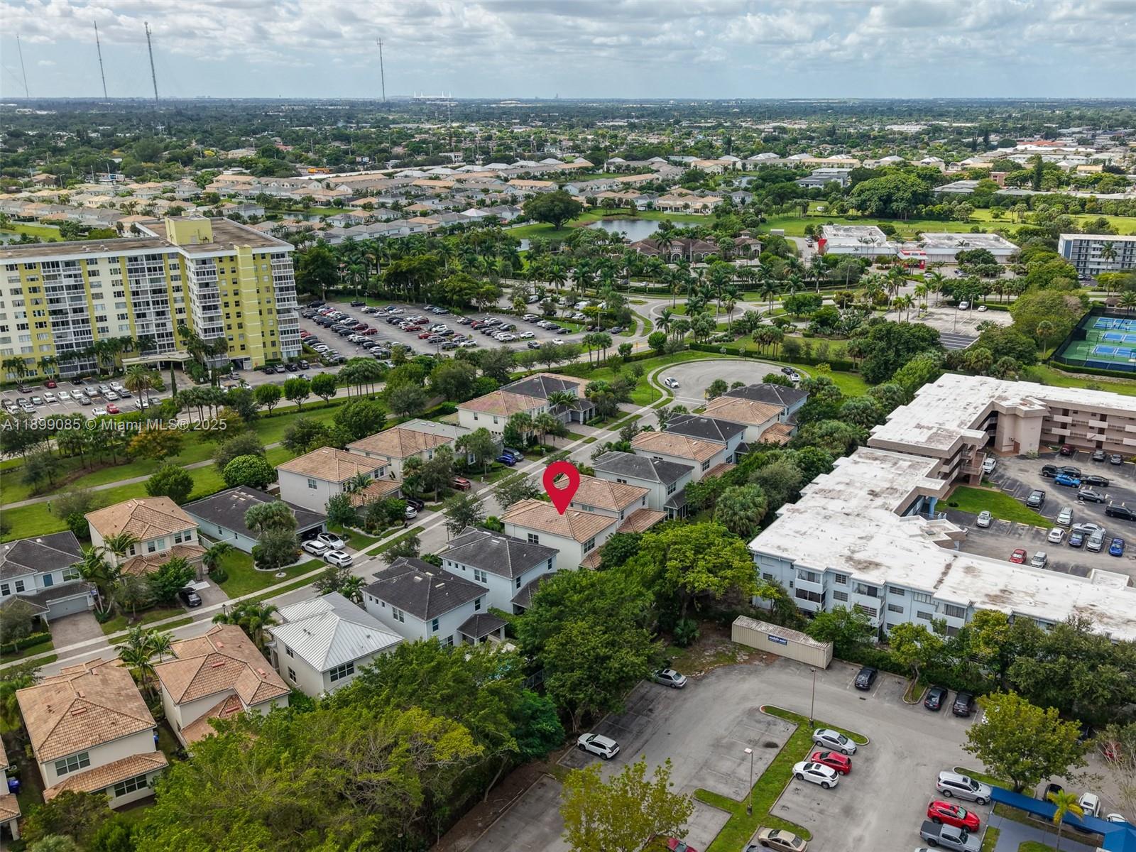 See details 4325 3 / 3 2423 sq. ft. $ 2025-10-20 0 Photo