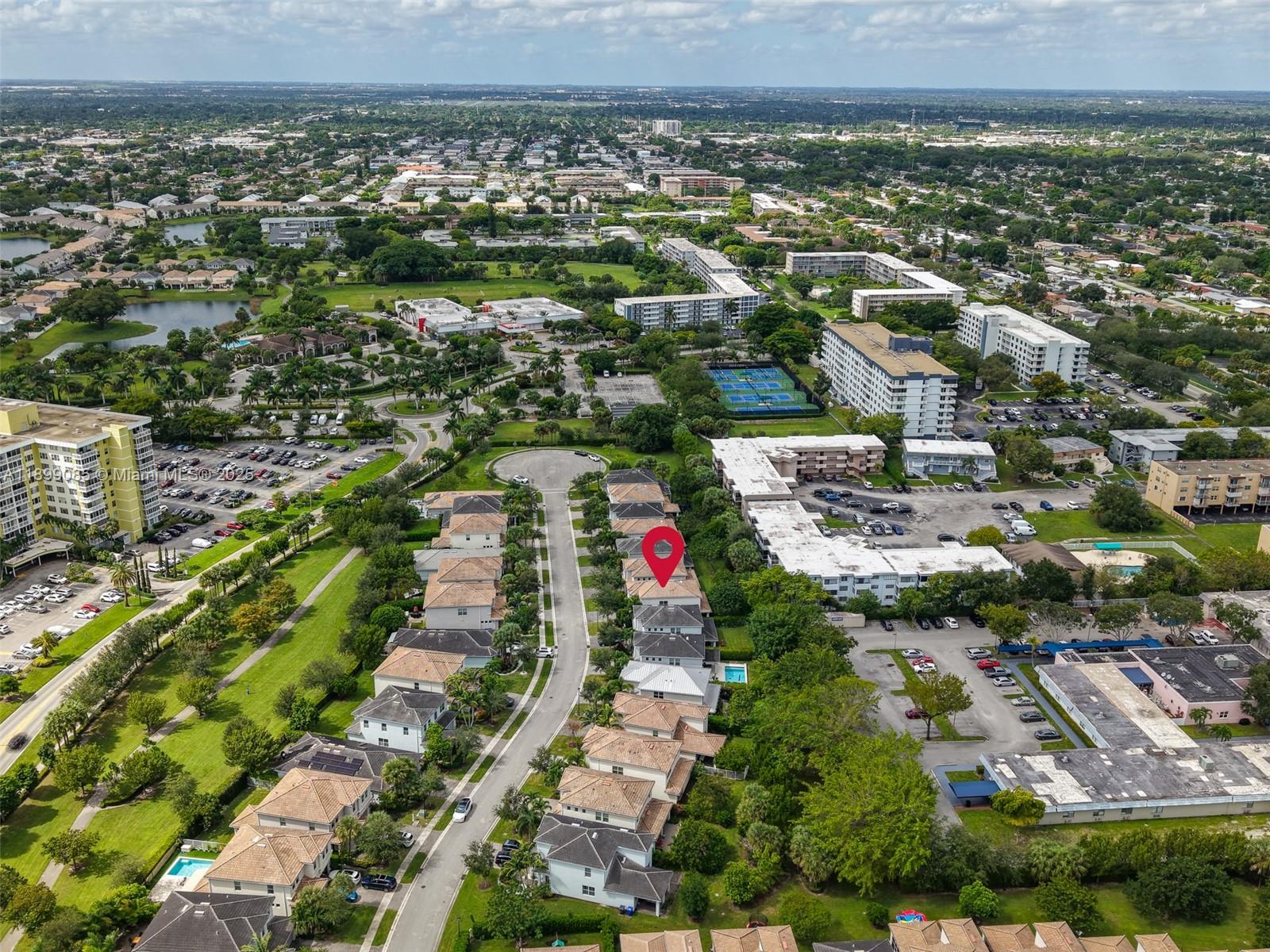 See details 4325 3 / 3 2423 sq. ft. $ 2025-10-20 0 Photo