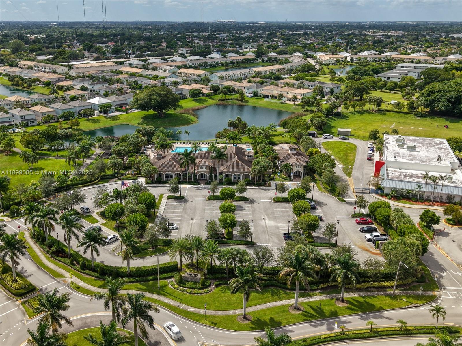 See details 4325 3 / 3 2423 sq. ft. $ 2025-10-20 0 Photo