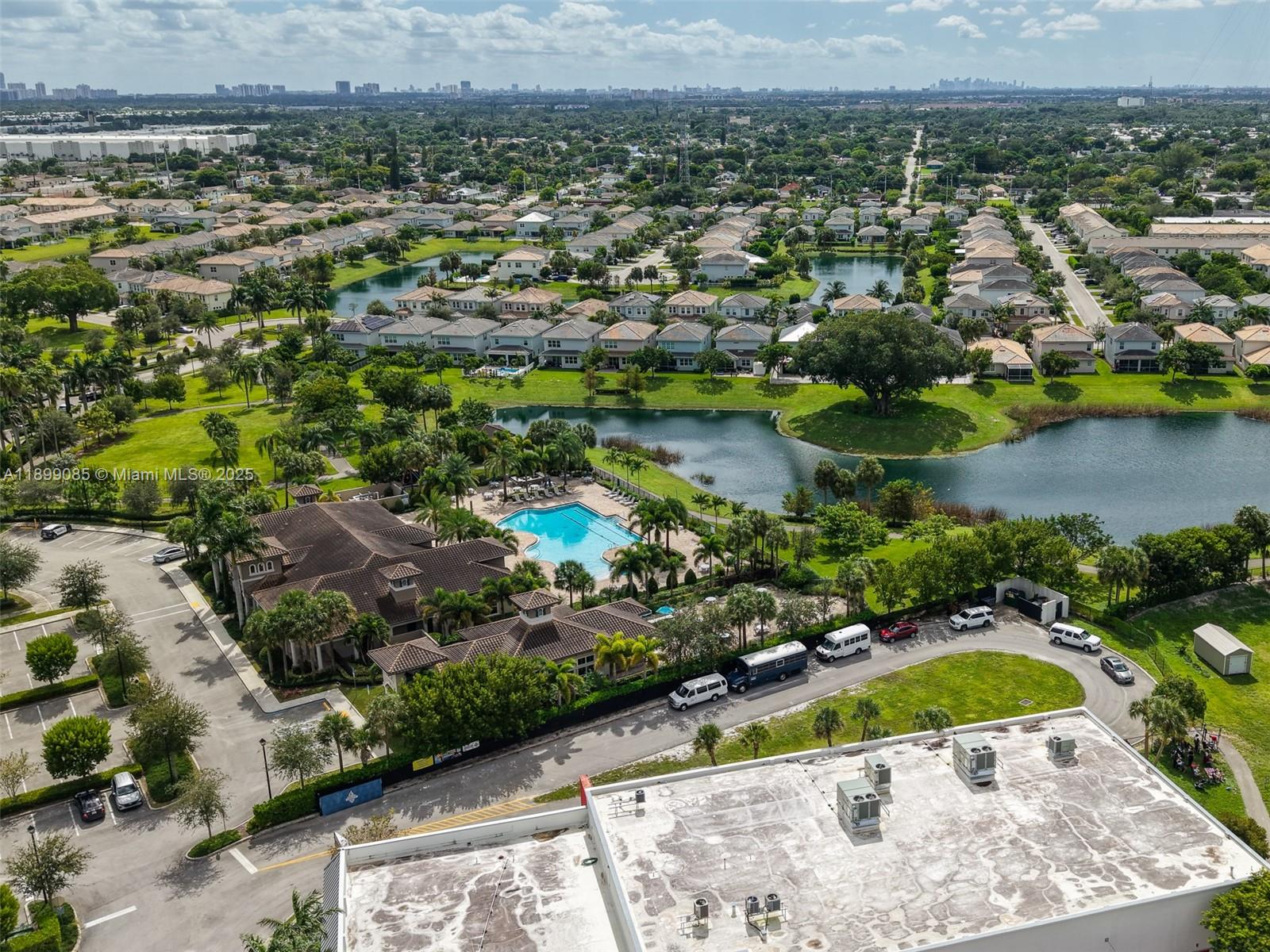 See details 4325 3 / 3 2423 sq. ft. $ 2025-10-20 0 Photo