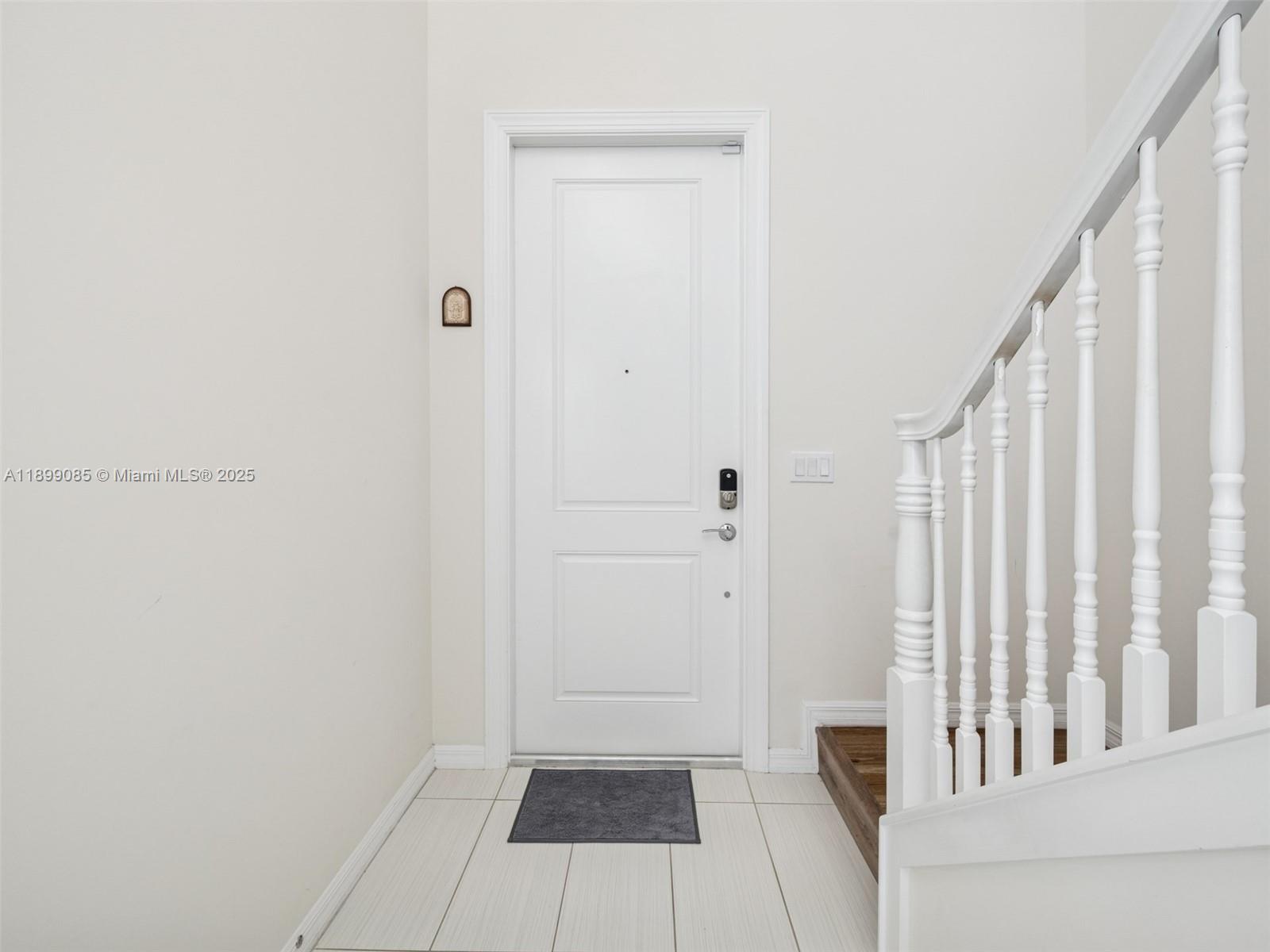 See details 4325 3 / 3 2423 sq. ft. $ 2025-10-20 0 Photo