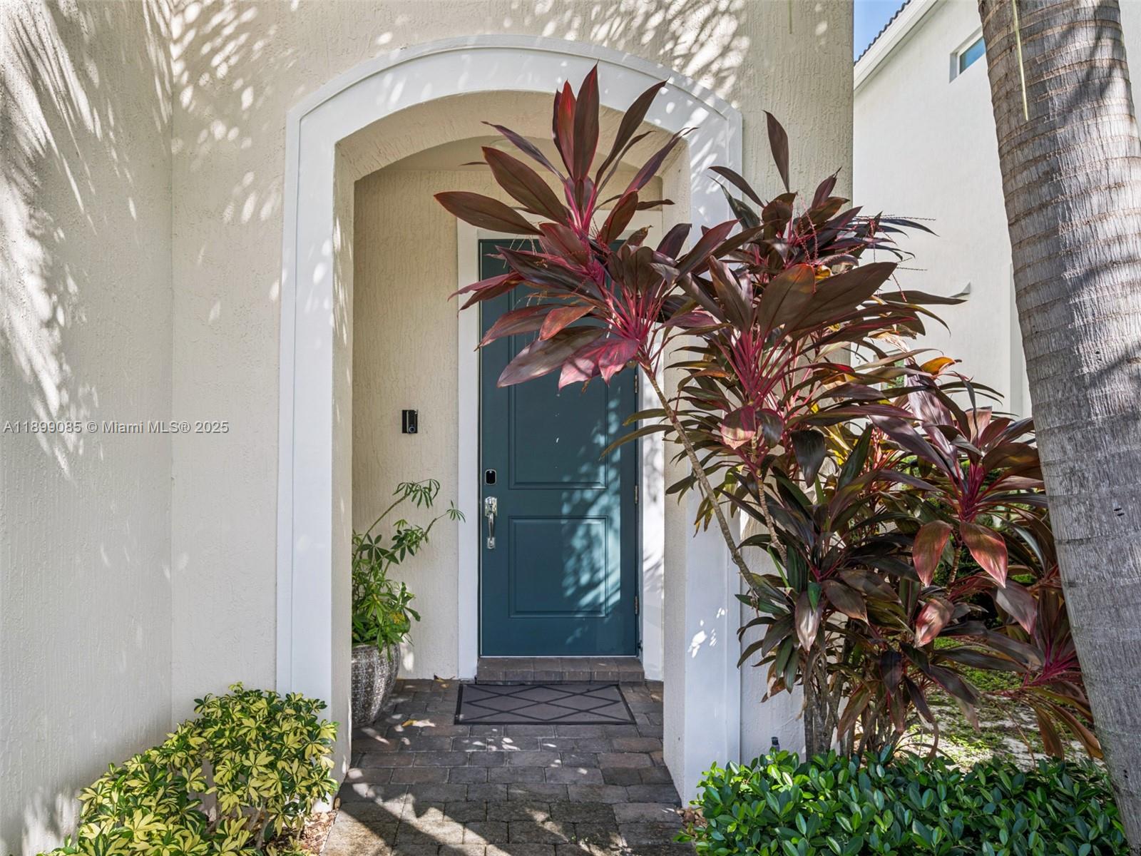 See details 4325 3 / 3 2423 sq. ft. $ 2025-10-20 0 Photo