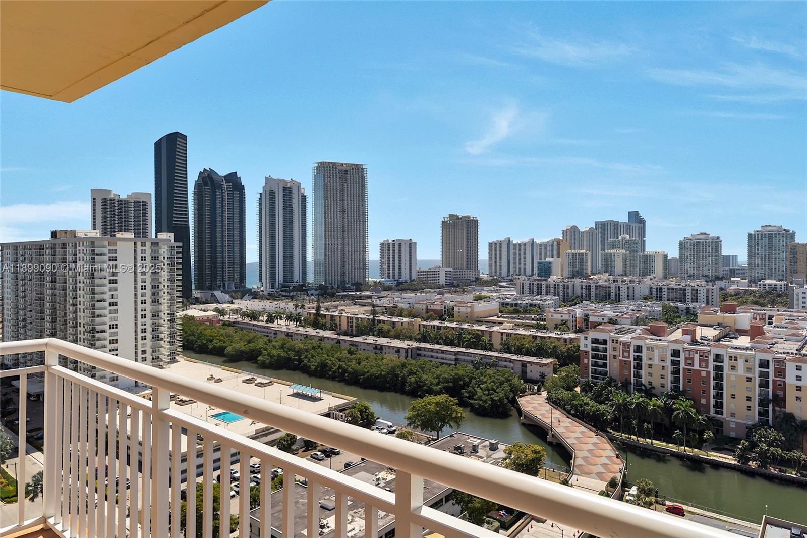 See details 2115 1 / 2 943 sq. ft. $ 2025-10-20 0 Photo