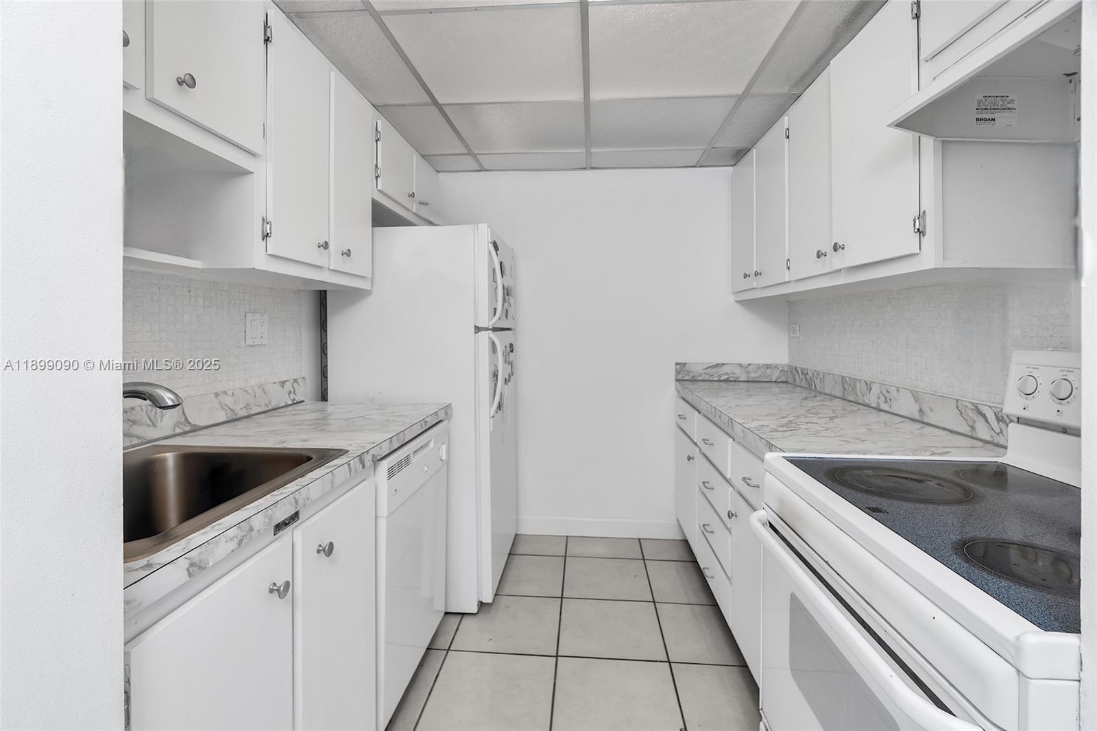See details 2115 1 / 2 943 sq. ft. $ 2025-10-20 0 Photo