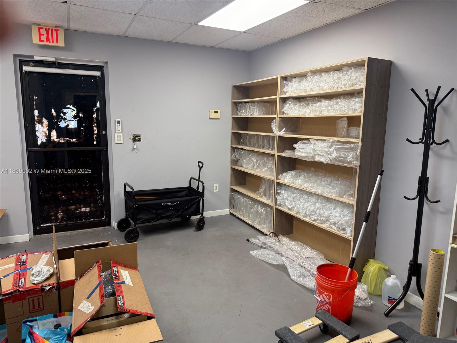 Подробнее 38  /   кв.футов $ 2025-10-20 0 Фото