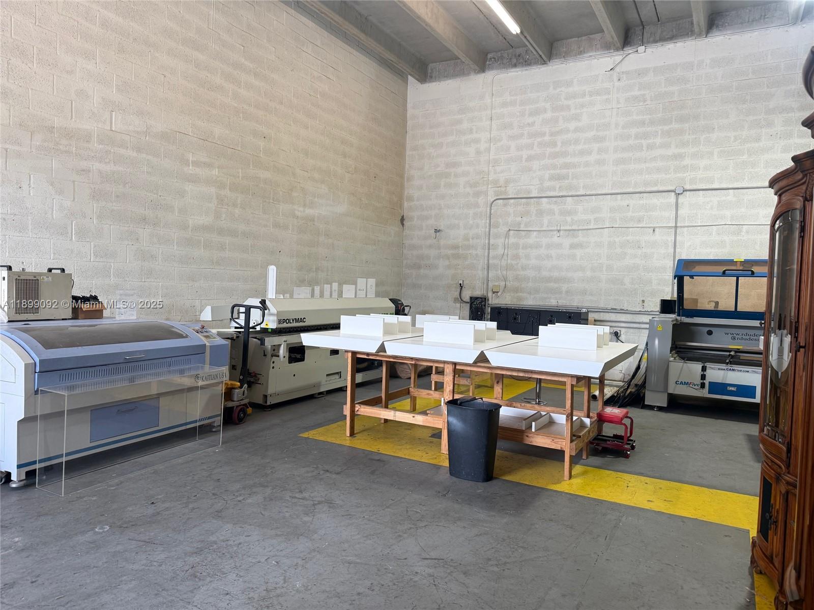 Подробнее 38  /   кв.футов $ 2025-10-20 0 Фото