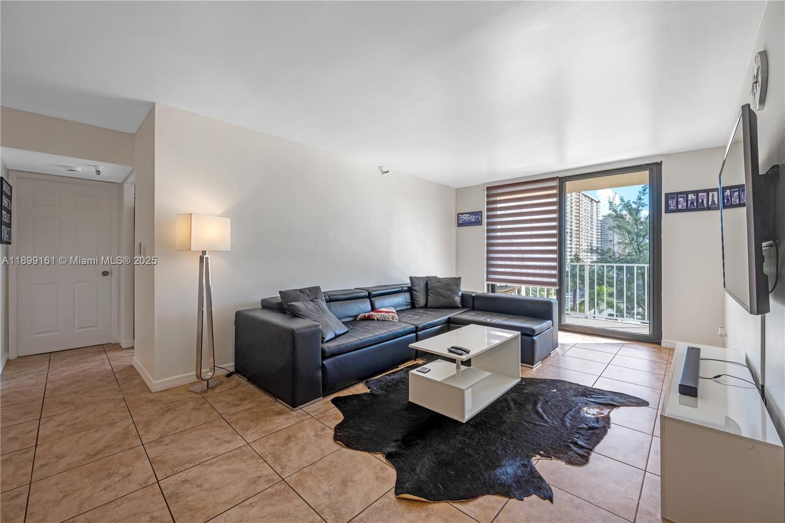 See details 511 2 / 2 1240 sq. ft. $ 2025-10-20 0 Photo
