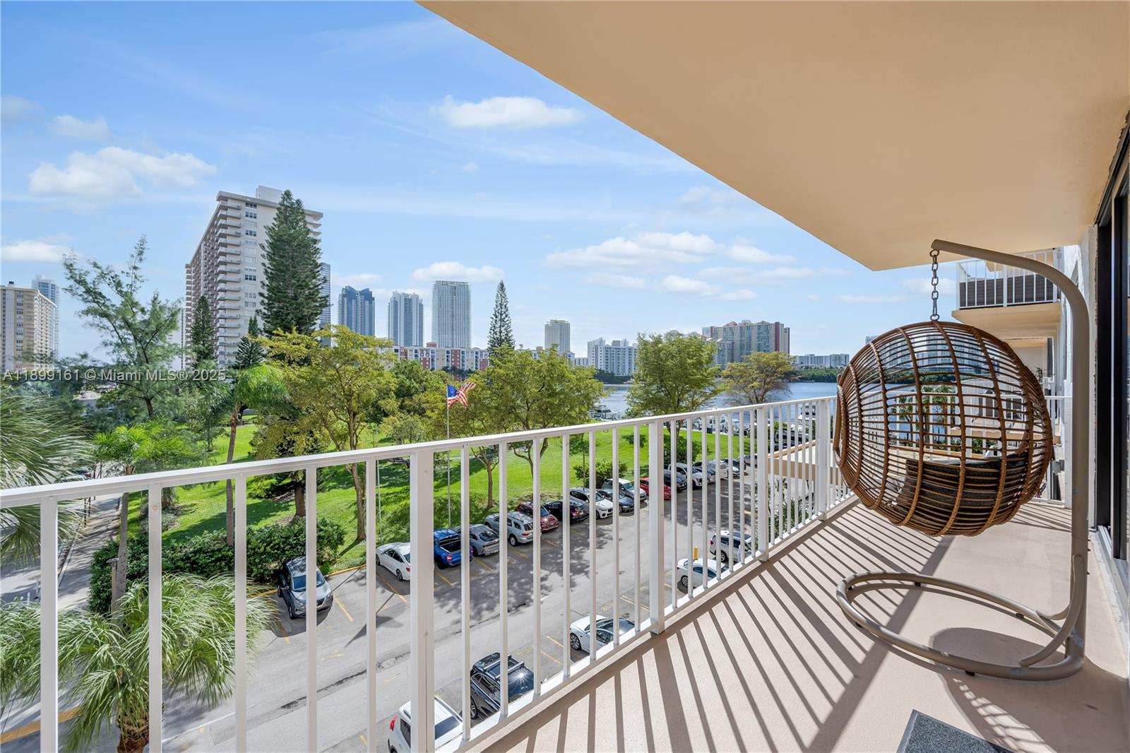 See details 511 2 / 2 1240 sq. ft. $ 2025-10-20 0 Photo
