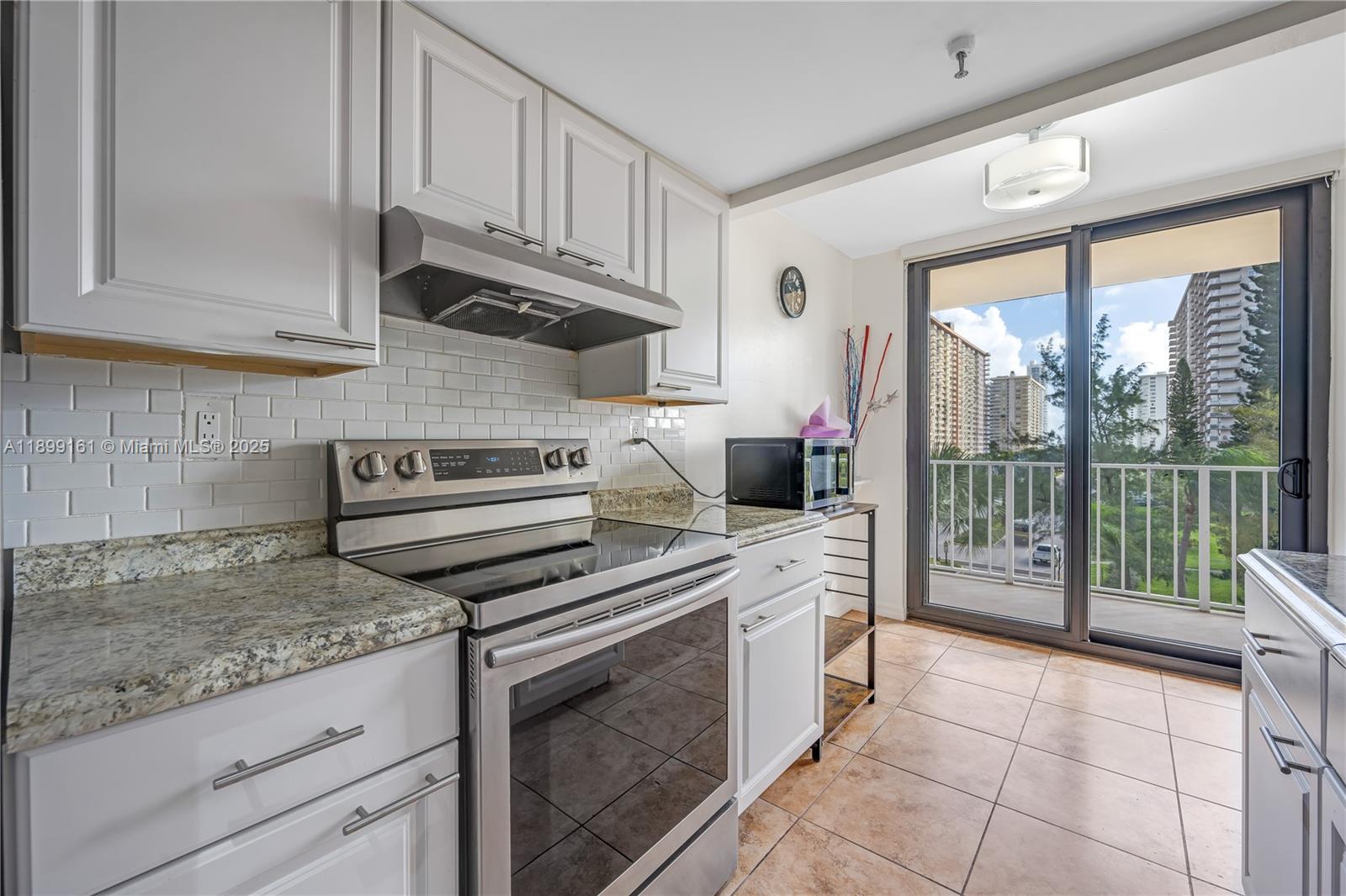 See details 511 2 / 2 1240 sq. ft. $ 2025-10-20 0 Photo
