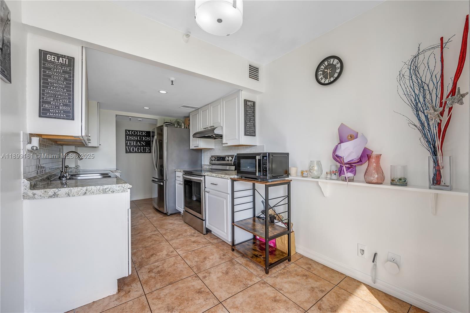 See details 511 2 / 2 1240 sq. ft. $ 2025-10-20 0 Photo