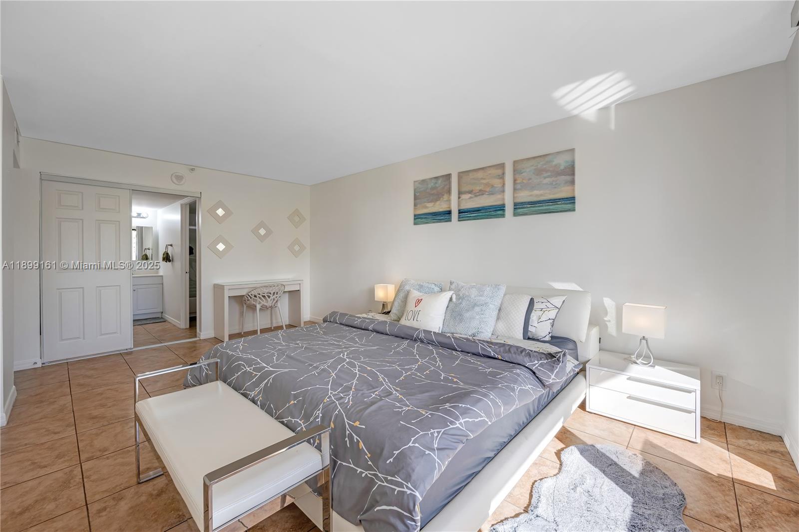 See details 511 2 / 2 1240 sq. ft. $ 2025-10-20 0 Photo