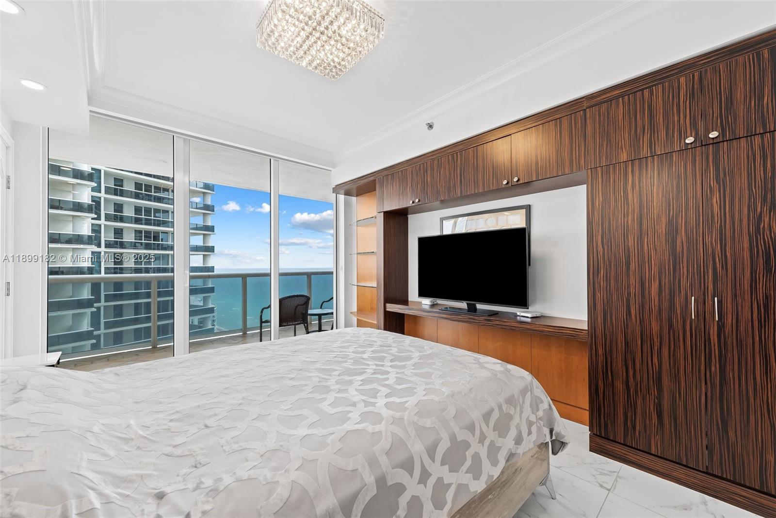 See details 3708 2 / 2 1458 sq. ft. $ 2025-10-20 0 Photo