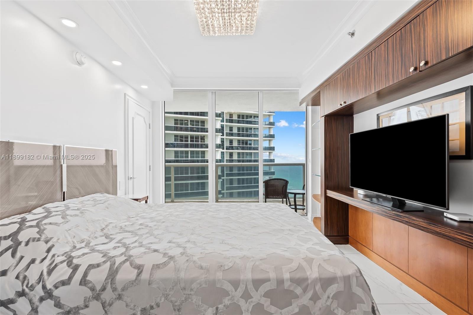See details 3708 2 / 2 1458 sq. ft. $ 2025-10-20 0 Photo