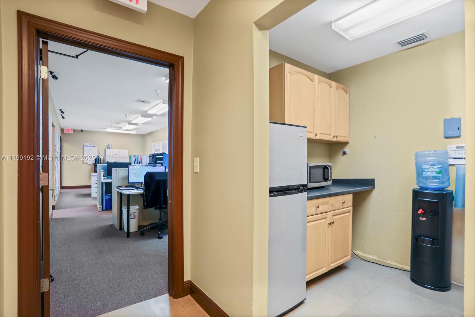 See details 107B  /   sq. ft. $ 2025-10-20 0 Photo