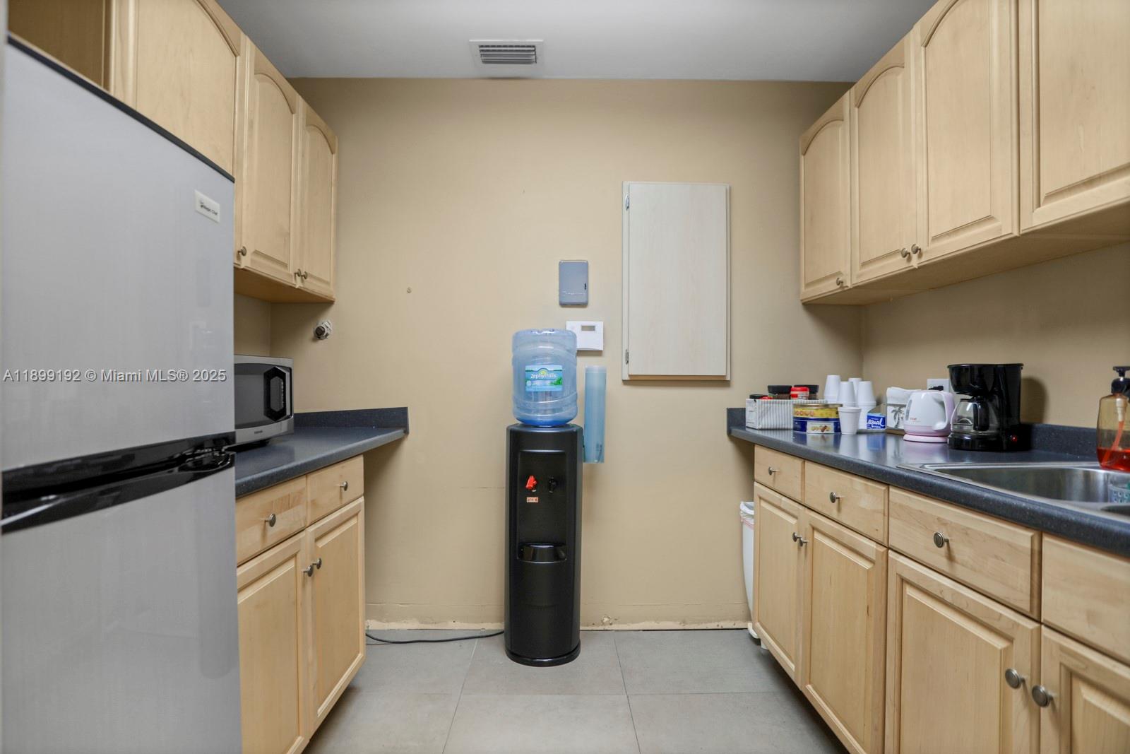 See details 107B  /   sq. ft. $ 2025-10-20 0 Photo