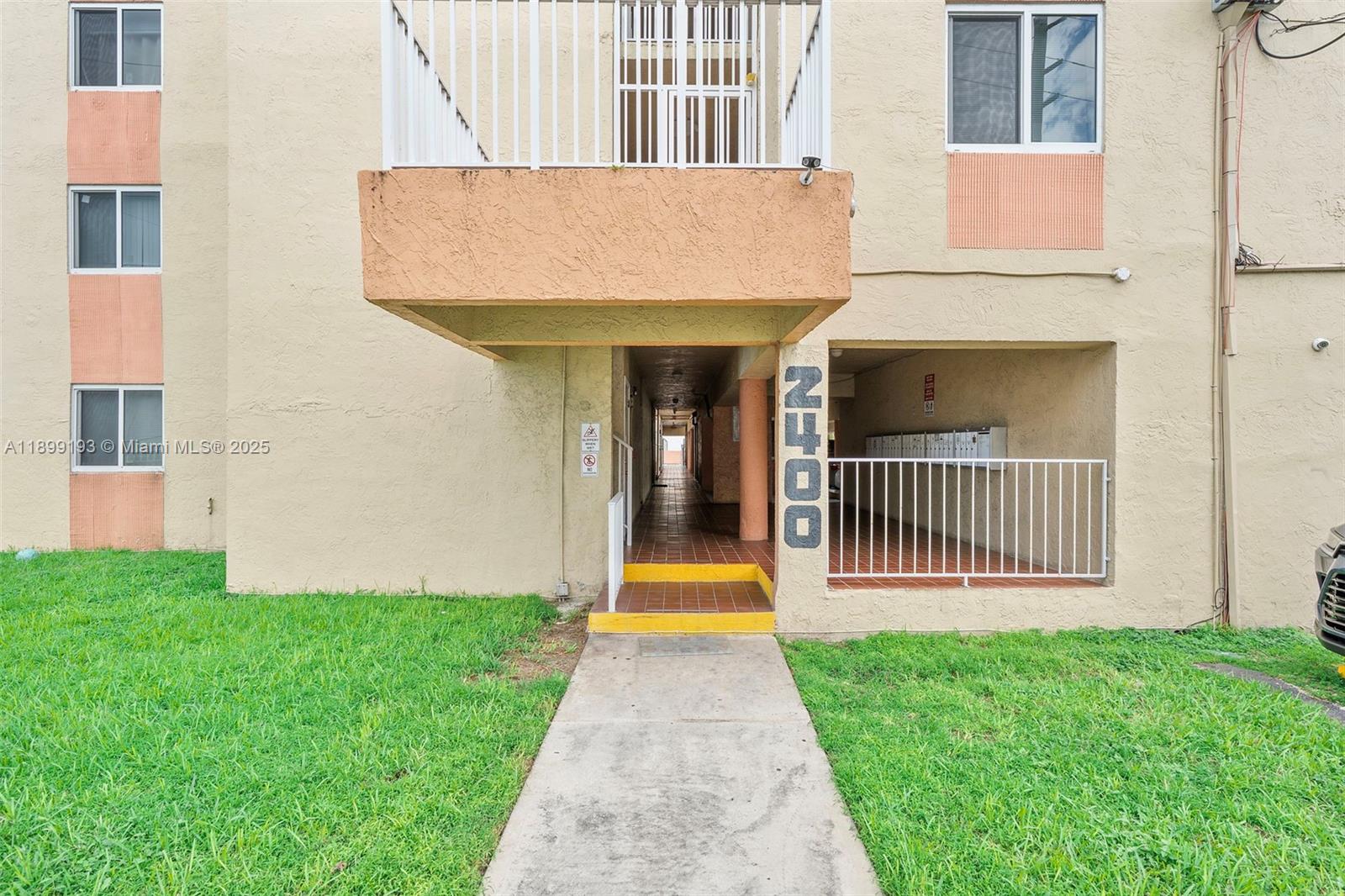See details / 25899 sq. ft. $ 2025-10-20 0 Photo