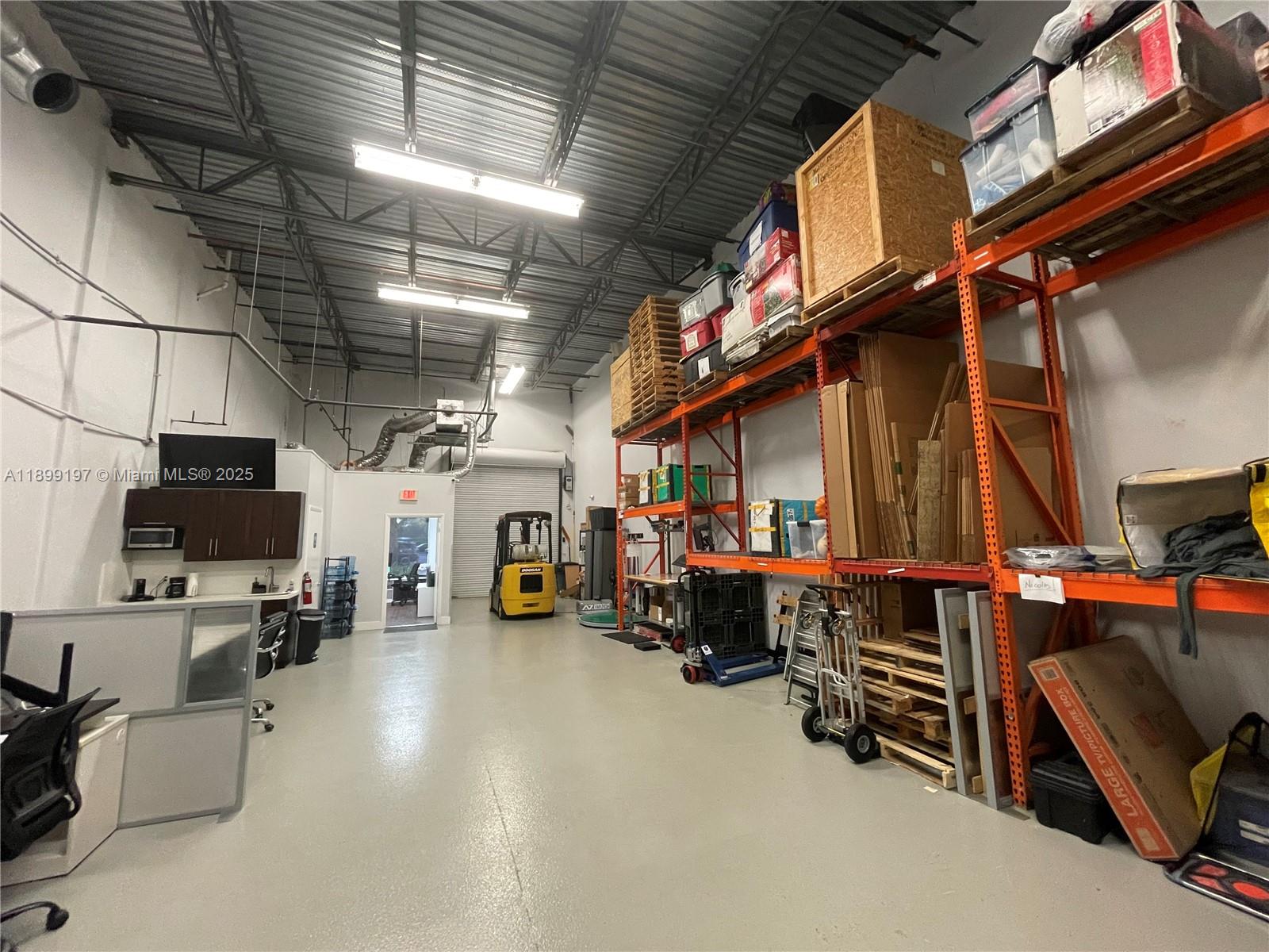 See details 9  /   sq. ft. $ 2025-10-20 0 Photo