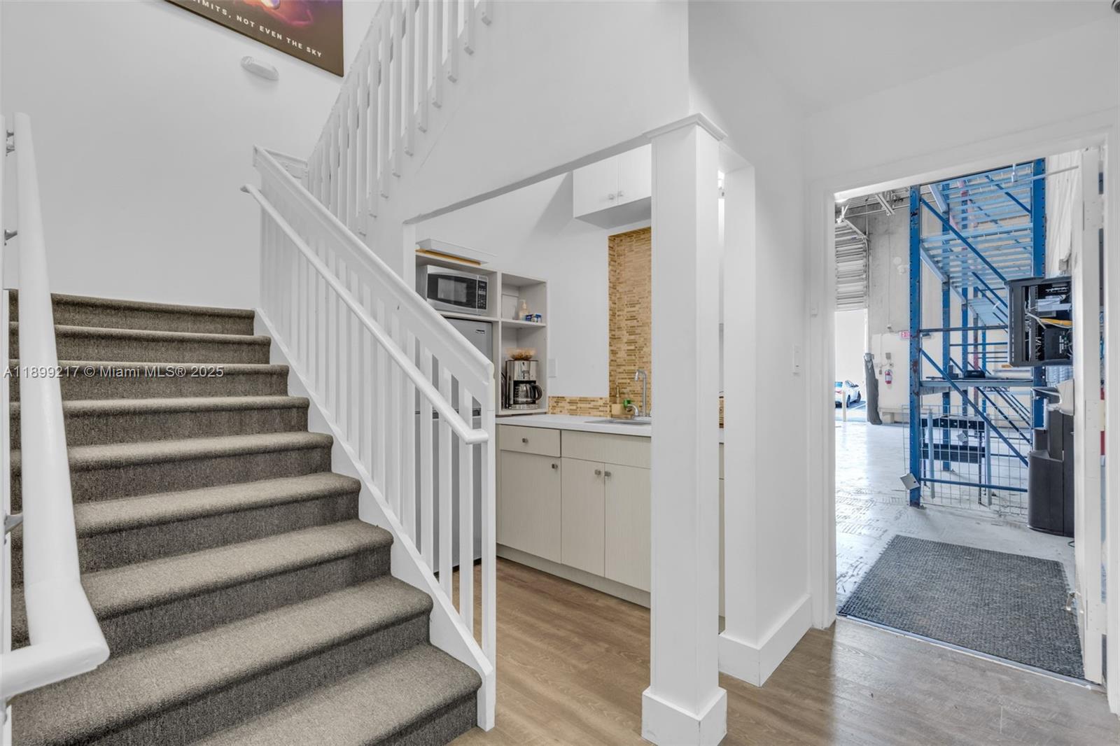 See details 5  /   sq. ft. $ 2025-10-20 0 Photo