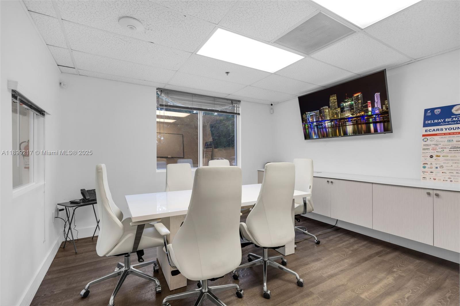 See details 5  /   sq. ft. $ 2025-10-20 0 Photo