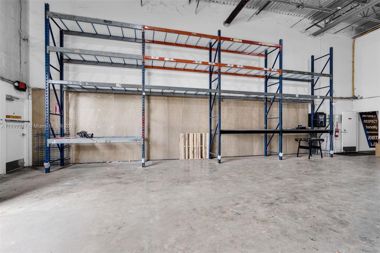 See details 5  /   sq. ft. $ 2025-10-20 0 Photo