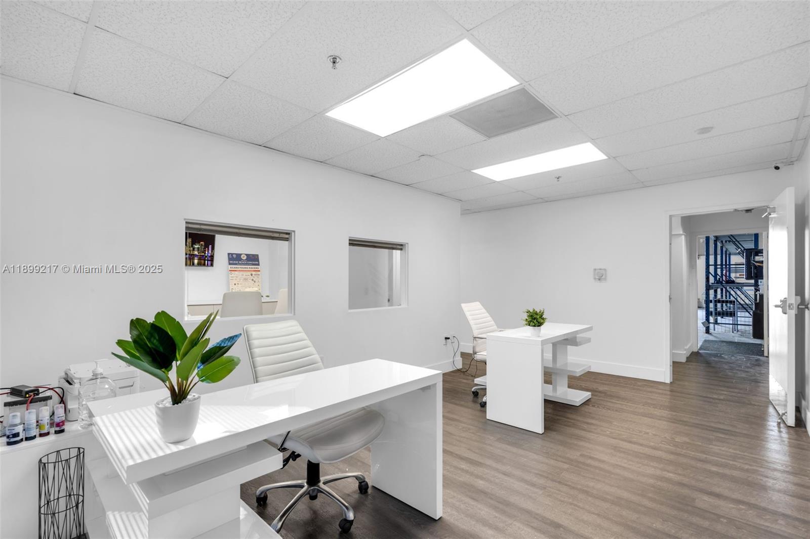 See details 5  /   sq. ft. $ 2025-10-20 0 Photo