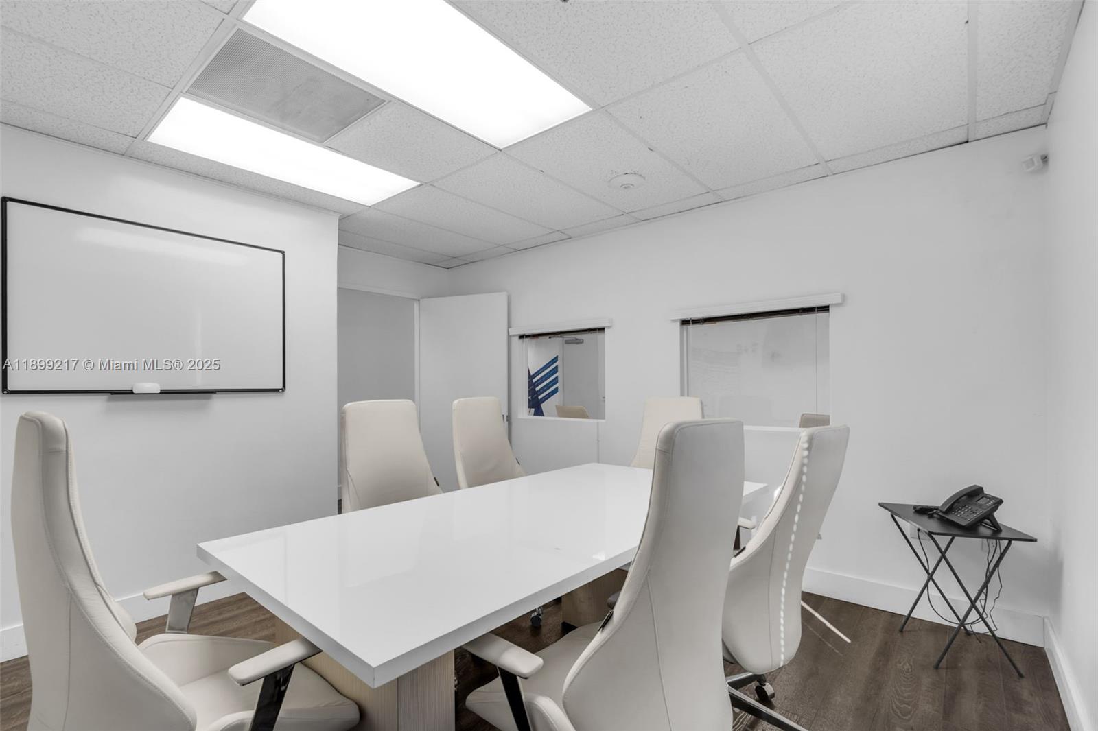 See details 5  /   sq. ft. $ 2025-10-20 0 Photo