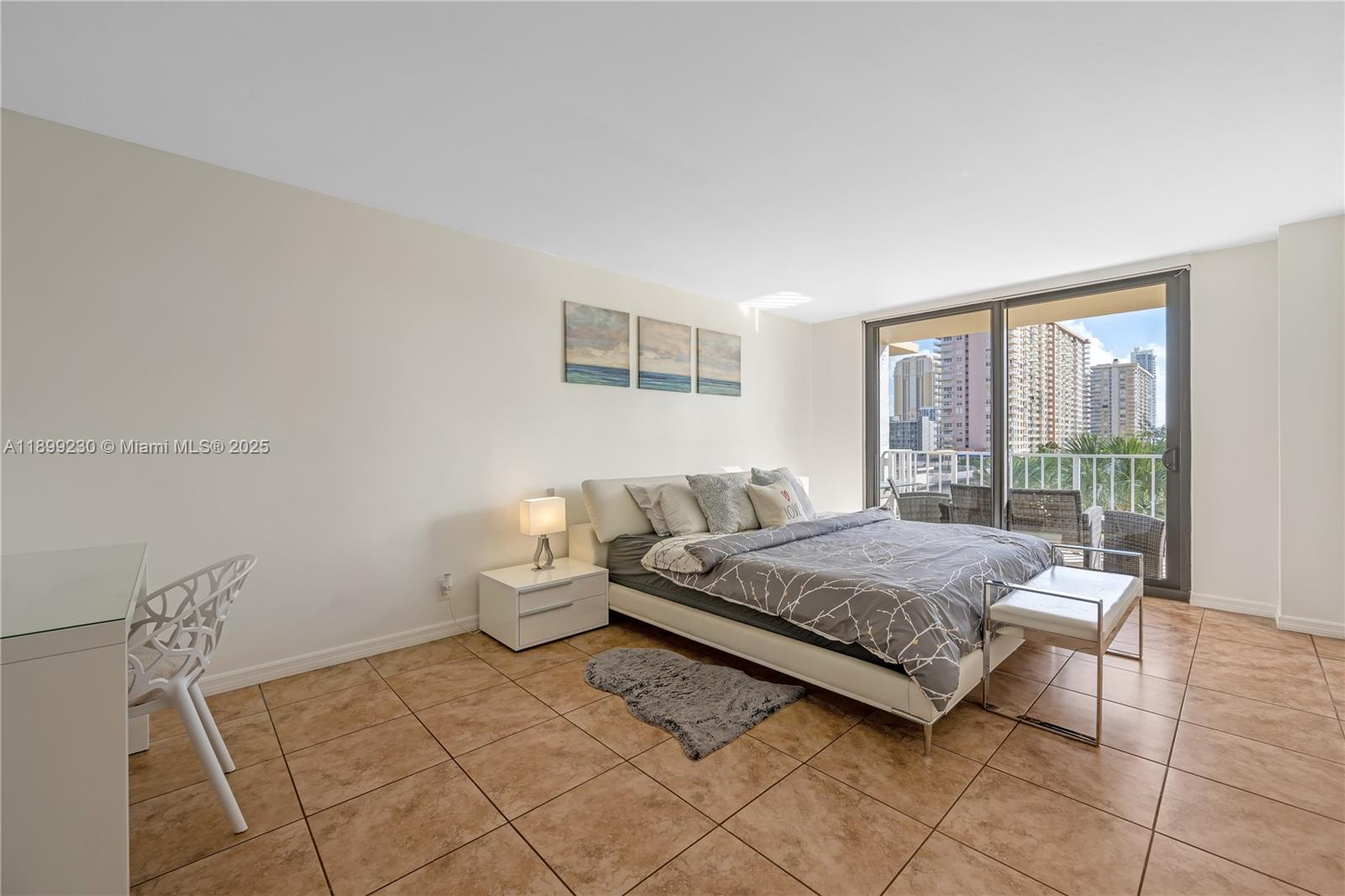See details 511 2 / 2 1240 sq. ft. $ 2025-10-20 0 Photo