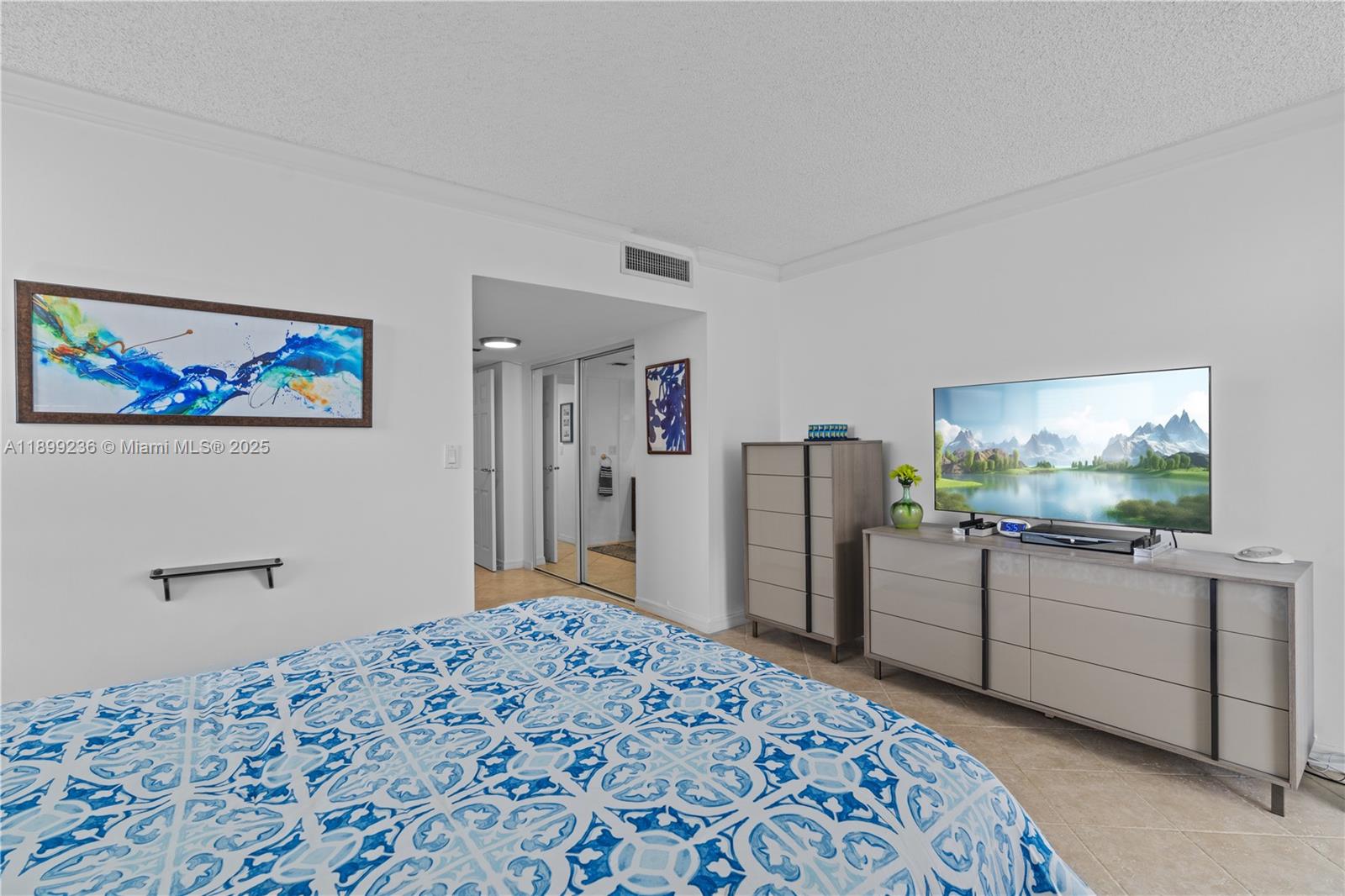 Photo of 20379 Country Club Dr  #2039, Aventura, Florida, 33180 - 