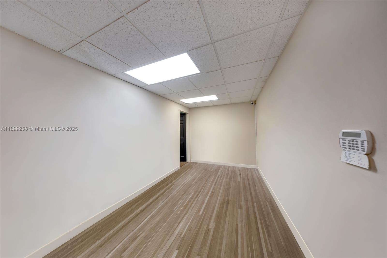 See details   /   sq. ft. $ 2025-10-20 0 Photo