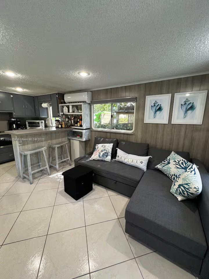 Подробнее   /   кв.футов $ 2025-10-20 0 Фото