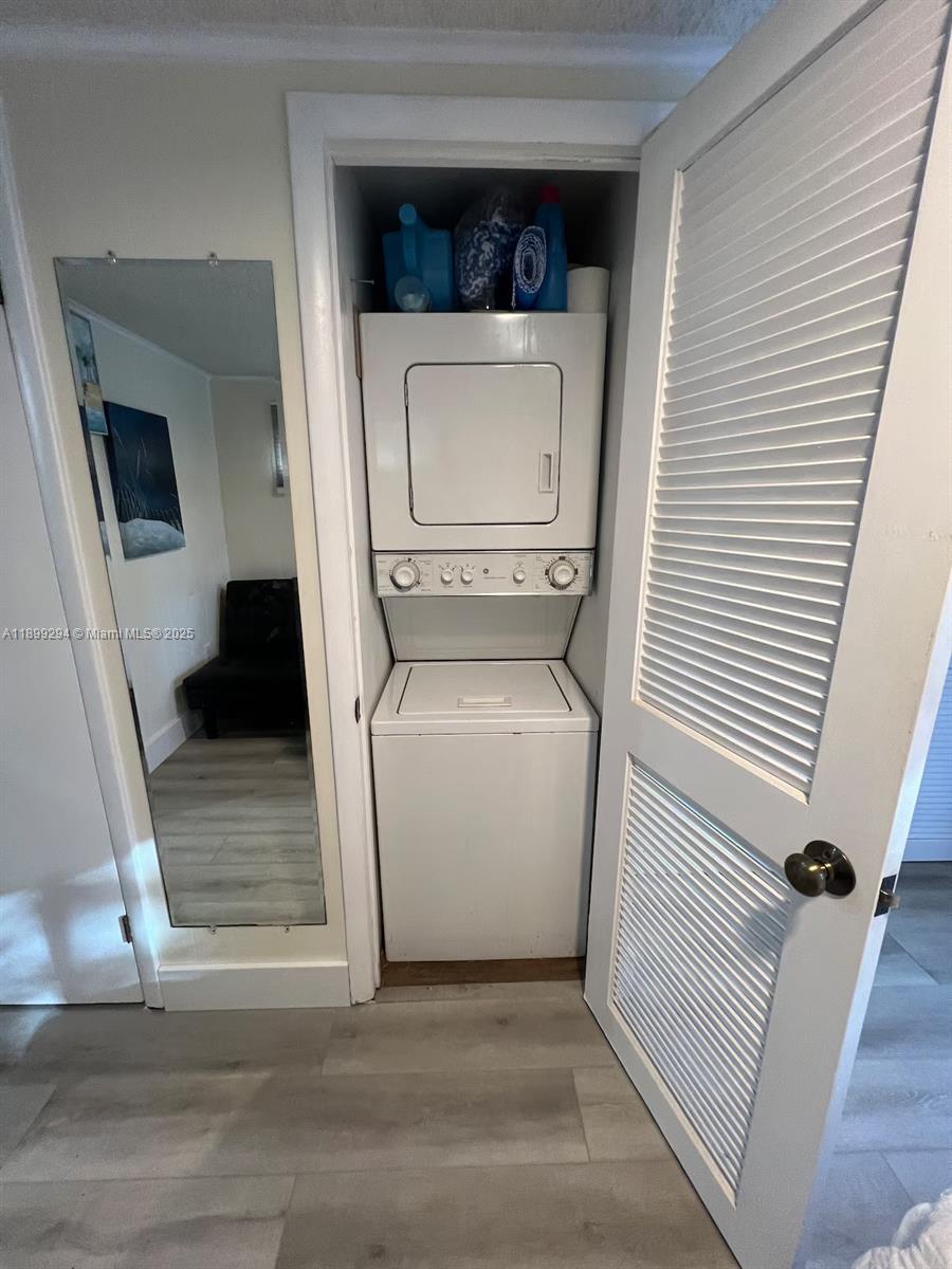 Подробнее   /   кв.футов $ 2025-10-20 0 Фото