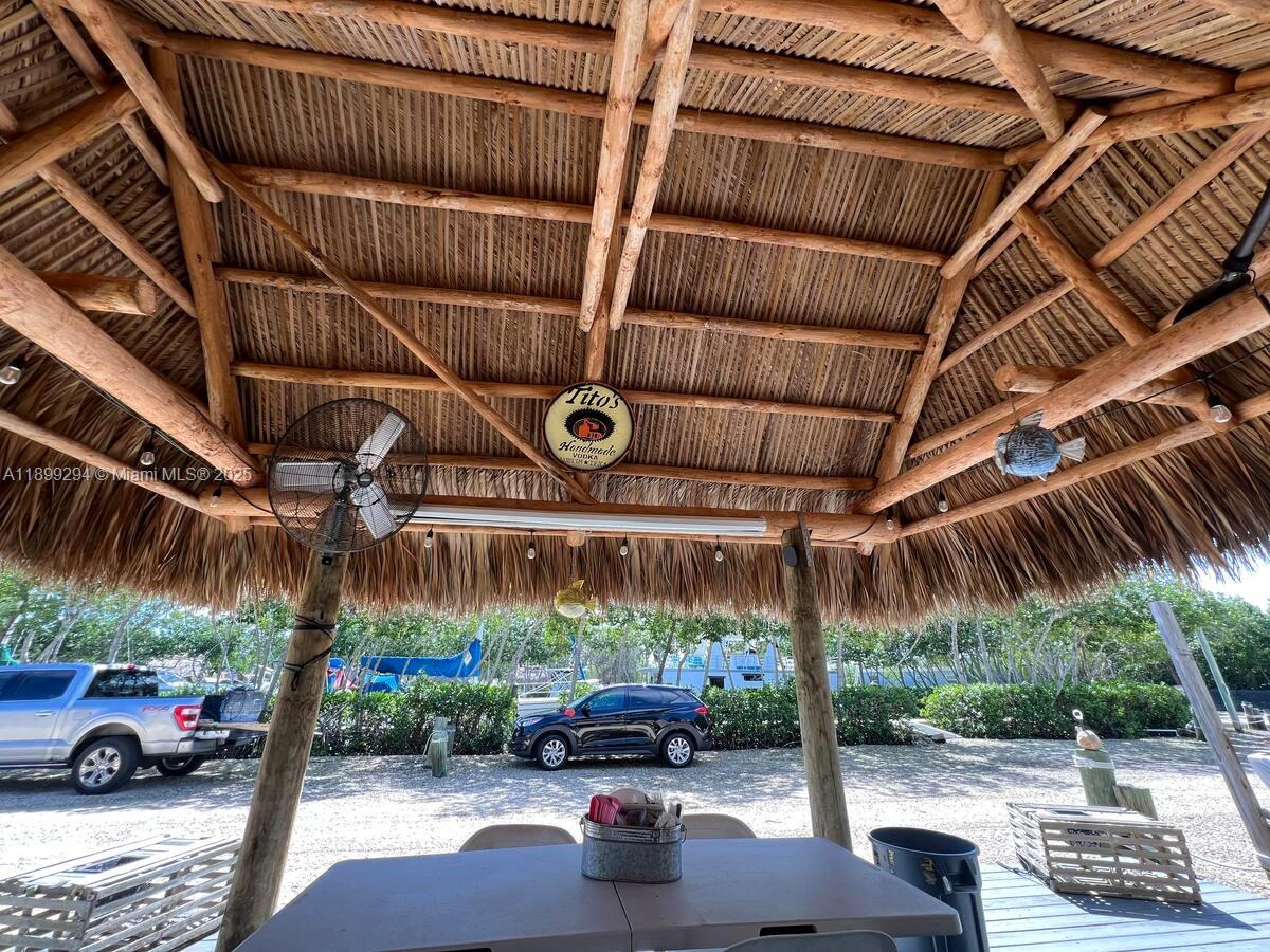 Подробнее   /   кв.футов $ 2025-10-20 0 Фото