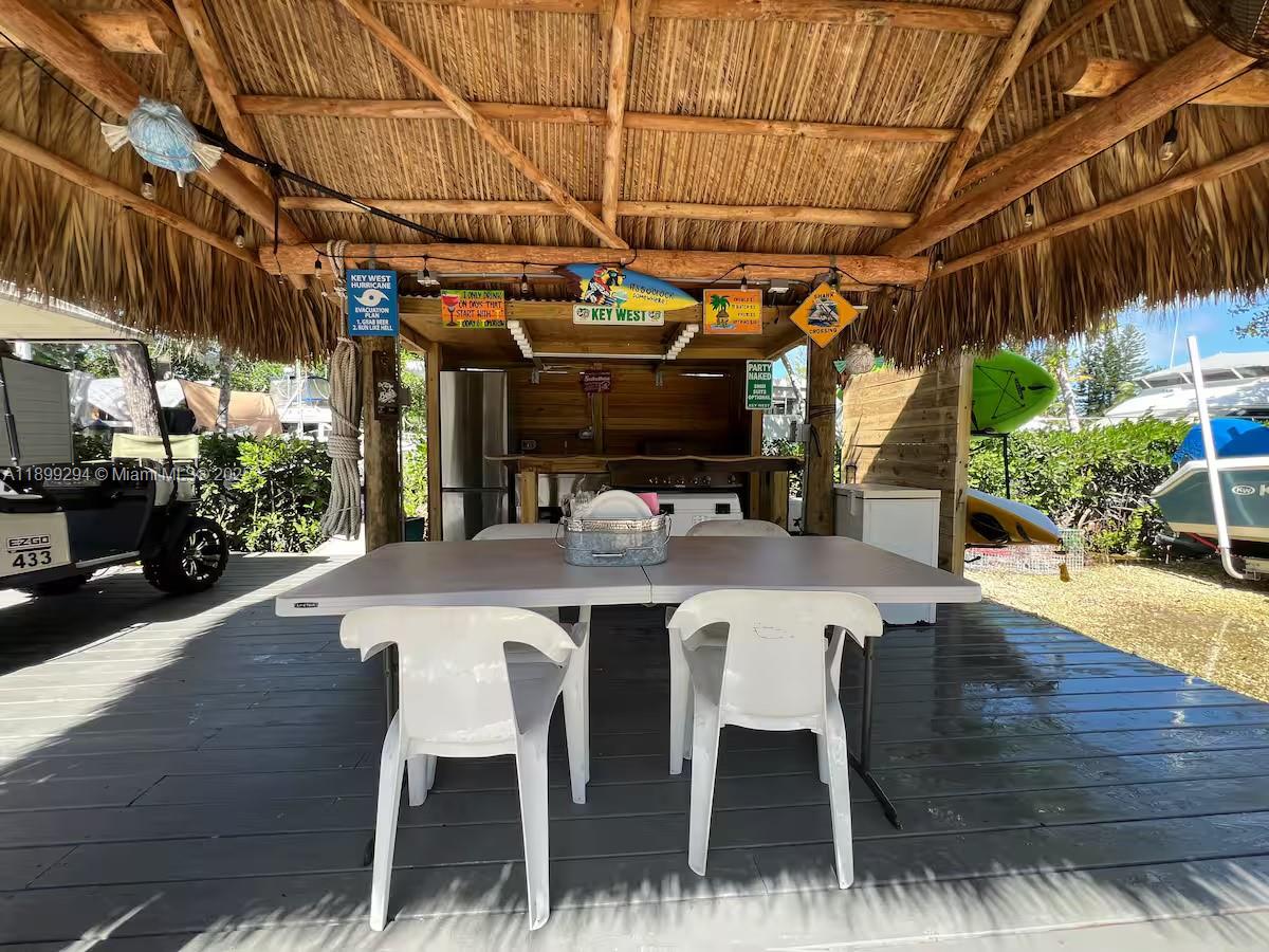 Подробнее   /   кв.футов $ 2025-10-20 0 Фото