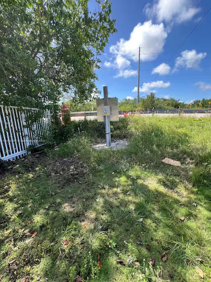 Подробнее   /   кв.футов $ 2025-10-20 0 Фото