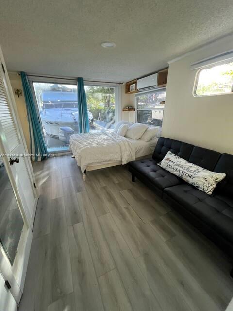 Подробнее   /   кв.футов $ 2025-10-20 0 Фото