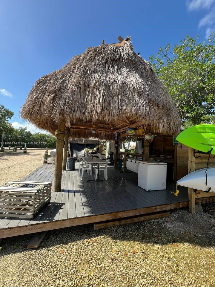 Подробнее   /   кв.футов $ 2025-10-20 0 Фото