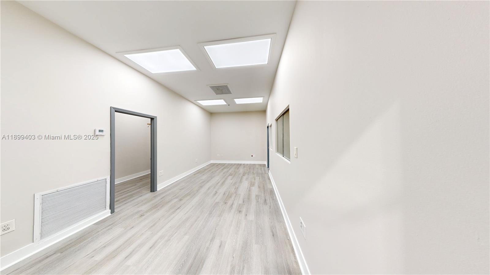 See details   /   sq. ft. $ 2025-10-20 0 Photo