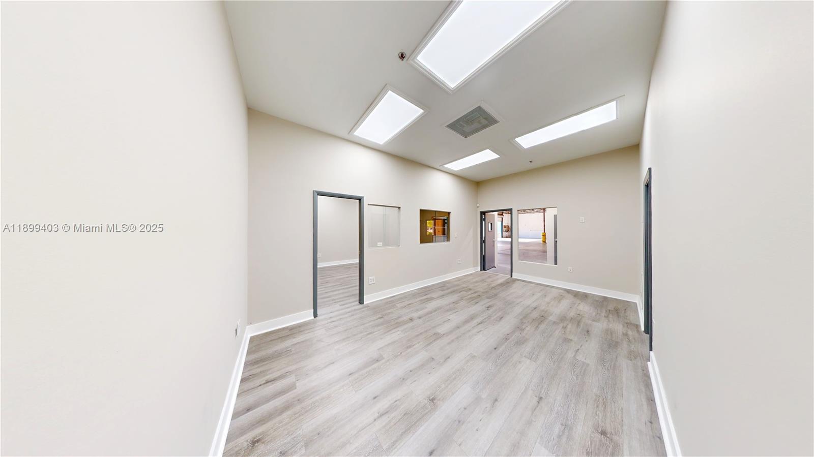 See details   /   sq. ft. $ 2025-10-20 0 Photo