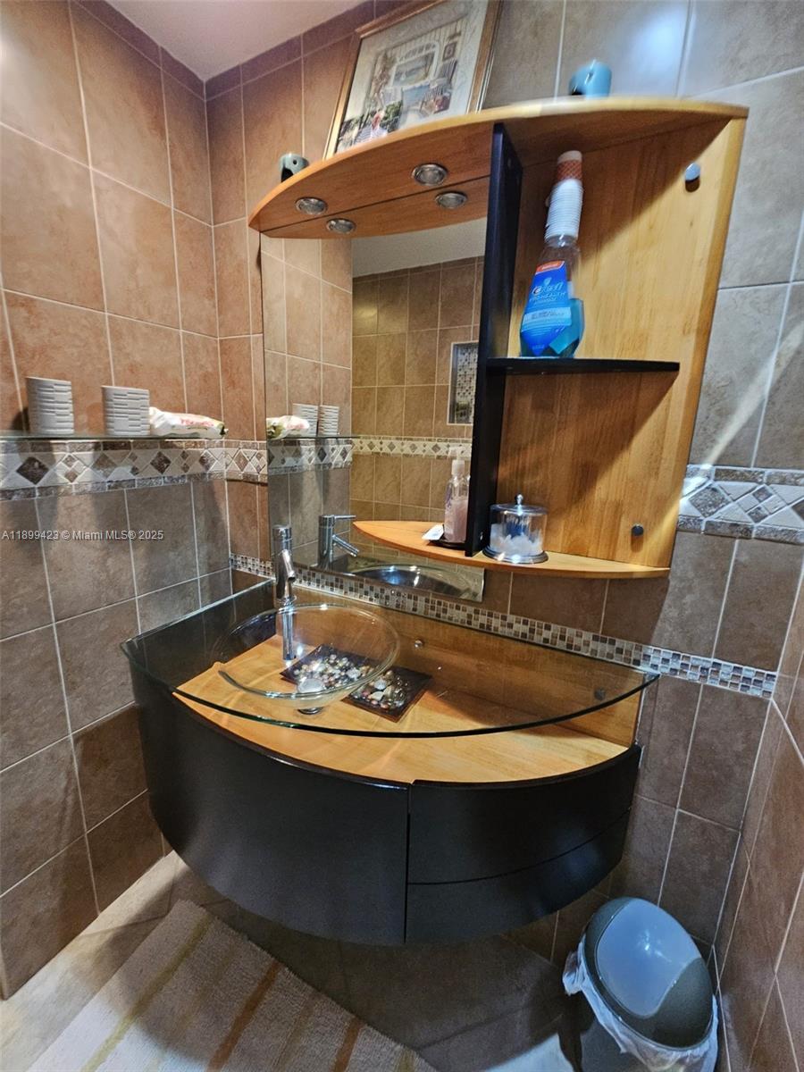 1015 2 / 2 1132 sq. ft. $ 2025-11-13 0 Photo